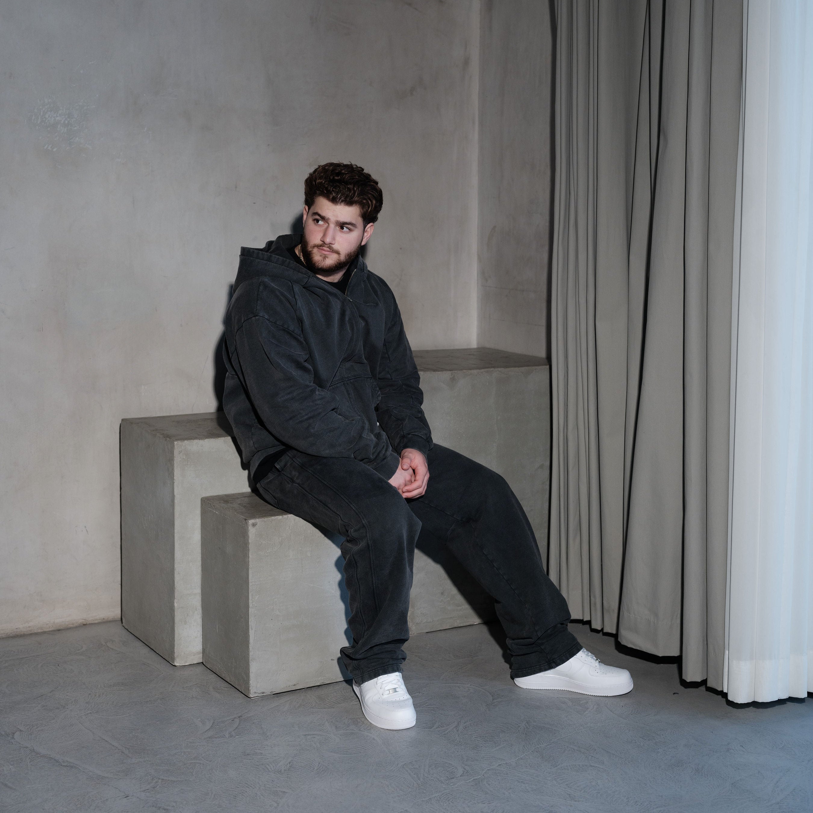 BLANQO ZIP-UP CHARCOAL